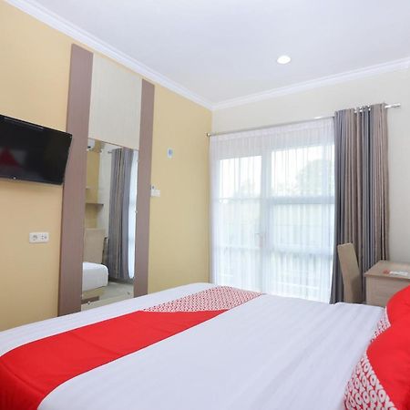 Hotel Oyo 583 Puri Gejayan Asri Syariah à Kejayan Extérieur photo
