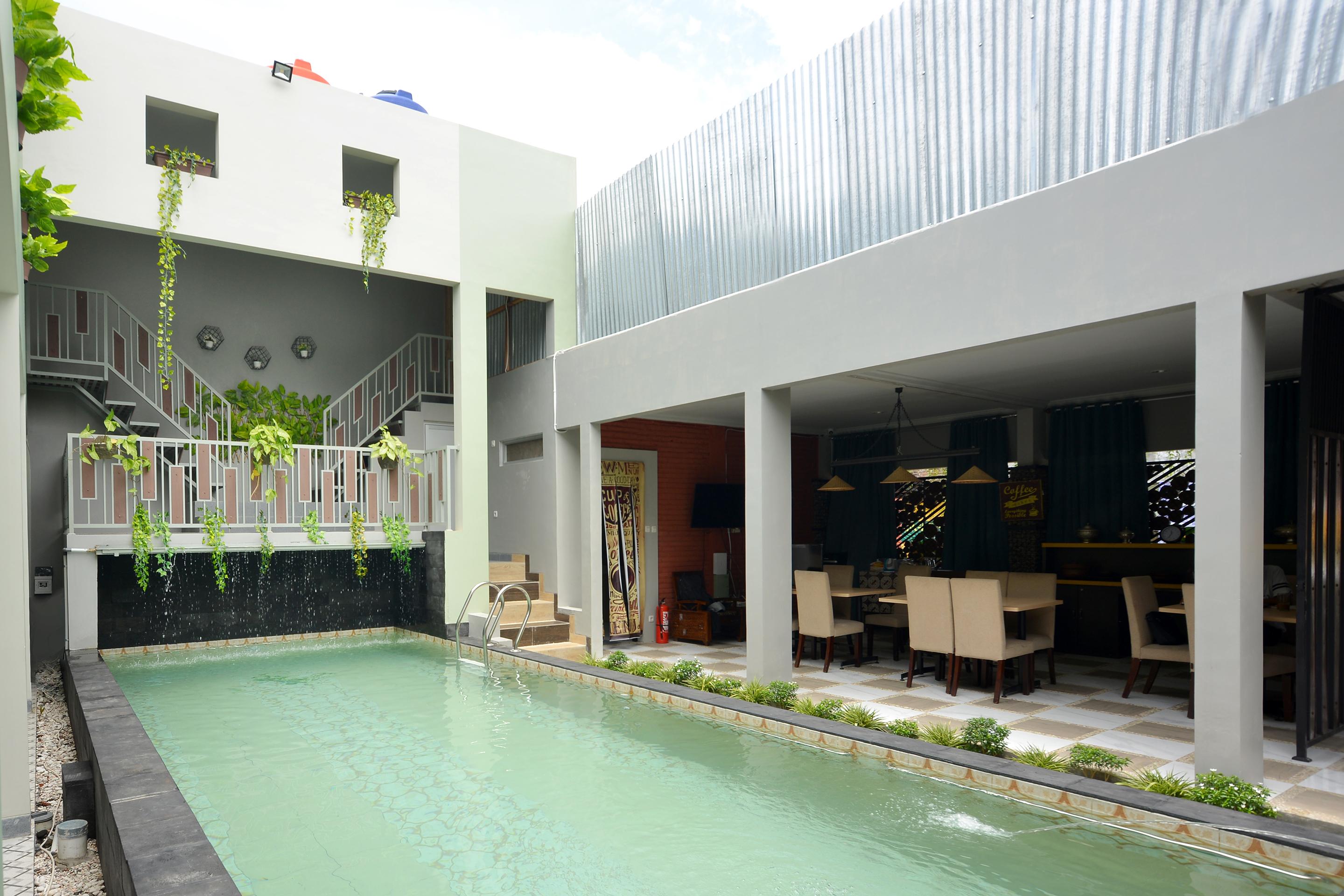 Hotel Oyo 583 Puri Gejayan Asri Syariah à Kejayan Extérieur photo
