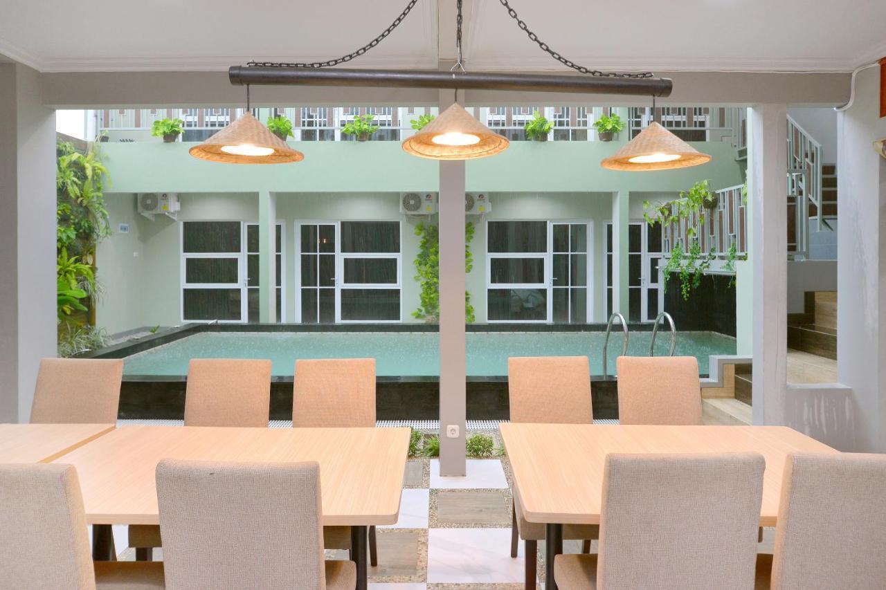 Hotel Oyo 583 Puri Gejayan Asri Syariah à Kejayan Extérieur photo